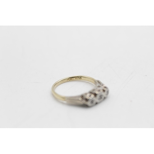 84 - An 18ct gold and white gold diamond trilogy ring, size L - approx. gross weight 3.1 grams