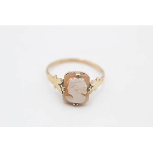 88 - A 9ct gold shell cameo solitaire ring, size P - approx. gross weight 1.7 grams