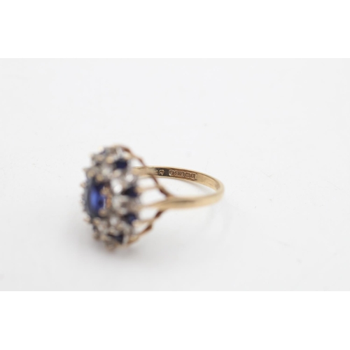 66 - A 9ct gold synthetic sapphire and spinel cocktail ring, size O½ - approx. gross weight 3.6 grams