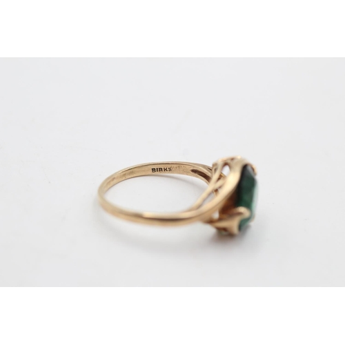 104 - A 9ct gold green synthetic spinel cocktail ring by Birks, size P½ - approx. gross weight 3.8 grams