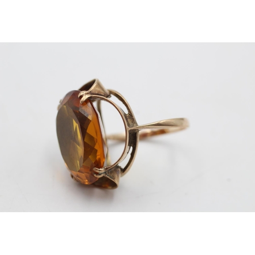 108 - A hallmarked Birmingham 9ct gold synthetic sapphire cocktail ring, size O - approx. gross weight 8.3... 