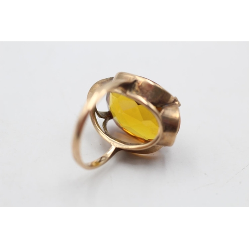 108 - A hallmarked Birmingham 9ct gold synthetic sapphire cocktail ring, size O - approx. gross weight 8.3... 