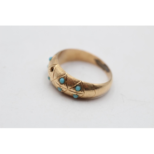 128 - An 18ct gold turquoise set ring, size O½ - approx. gross weight 2 grams