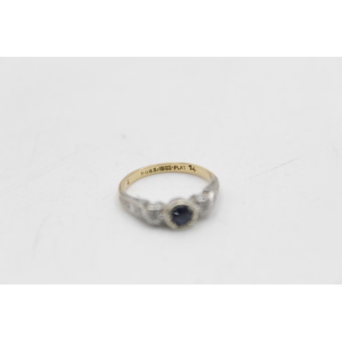 141 - An 18ct gold and platinum diamond and sapphire three stone ring, size I½ - approx. gross weight 2.2 ... 