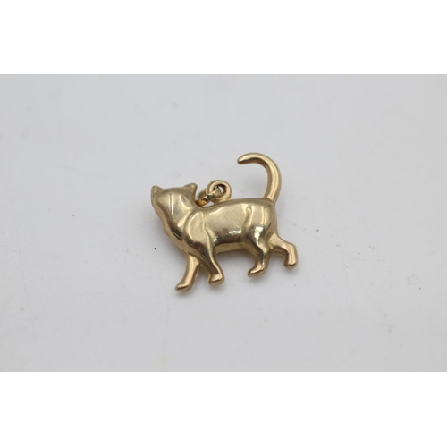 146 - A 9ct gold cat pendant - approx. gross weight 0.5 grams