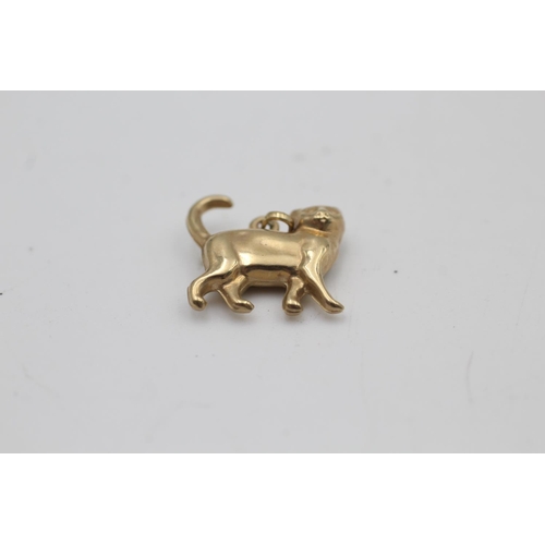 146 - A 9ct gold cat pendant - approx. gross weight 0.5 grams