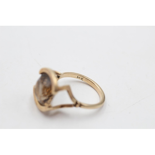 16 - A 14ct gold smoky quartz cocktail ring, size N - approx. gross weight 4.4 grams