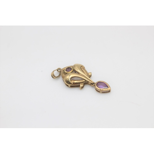 32 - A 9ct gold amethyst drop pendant - approx. gross weight 1.6 grams