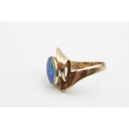 42 - A 9ct gold opal cocktail ring, size P½ - approx. gross weight 4.5 grams