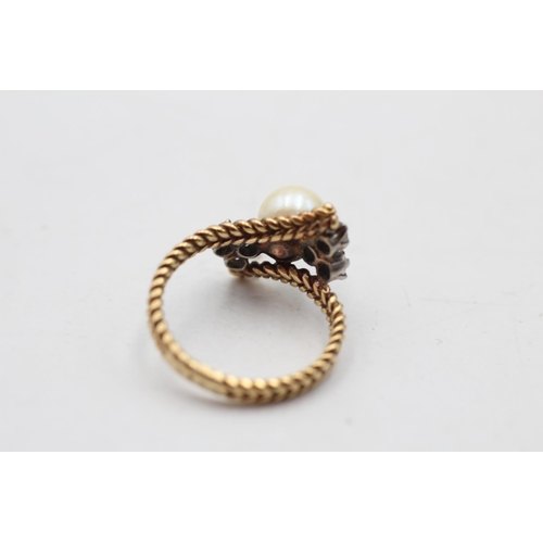 60 - An 18ct gold pearl and stone set ring, size K - approx. gross weight 3.6 grams