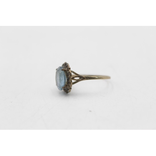 72 - A hallmarked Sheffield 9ct gold blue synthetic spinel ornate dress ring, size Q - approx. gross weig... 