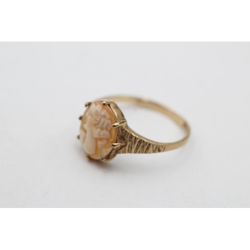 97 - A 9ct gold shell cameo ring, size P½ - approx. gross weight 1.9 grams