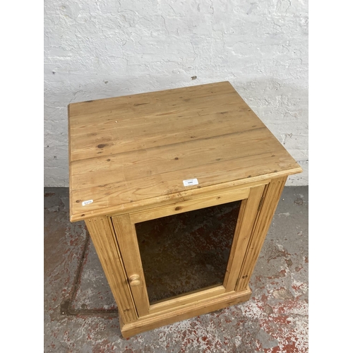 1078 - A modern solid pine stereo cabinet - approx. 90cm high x 62cm wide x 53cm deep