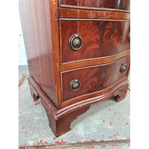 1011 - A Regency style mahogany serpentine chest of four drawers - approx. 75cm high x 46cm wide x 36cm dee... 