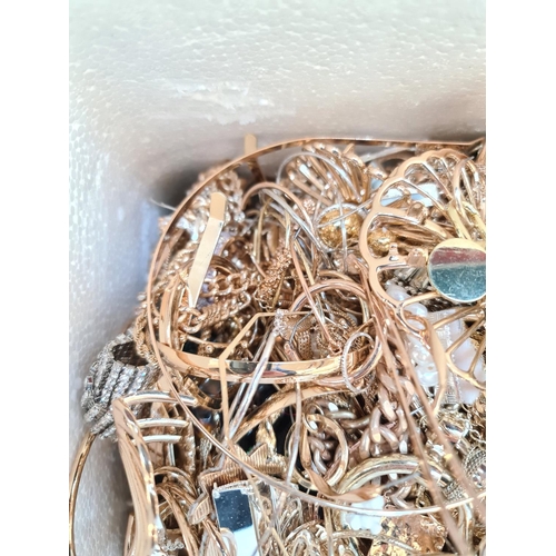 534 - A collection of assorted costume jewellery - approx. gross weight with box 20kg