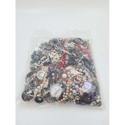 549 - Approx. 4.65kg of assorted costume jewellery