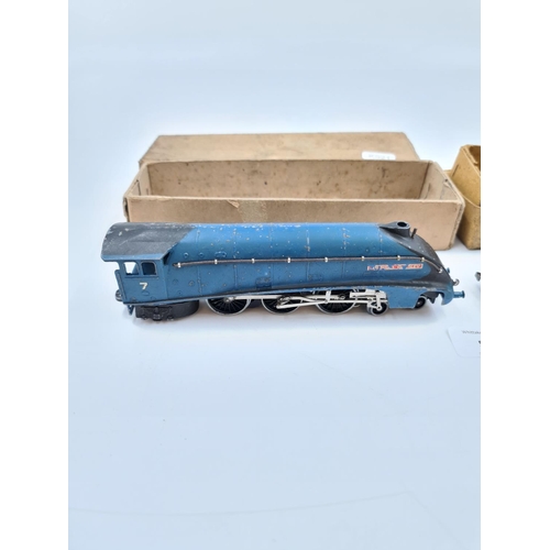 591 - Two vintage boxed Hornby OO gauge locomotives, one Sir Nigel Gresley 4-6-2 in blue livery and one LN... 