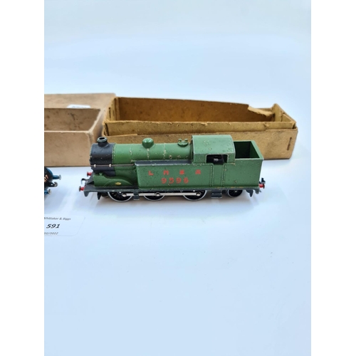 591 - Two vintage boxed Hornby OO gauge locomotives, one Sir Nigel Gresley 4-6-2 in blue livery and one LN... 