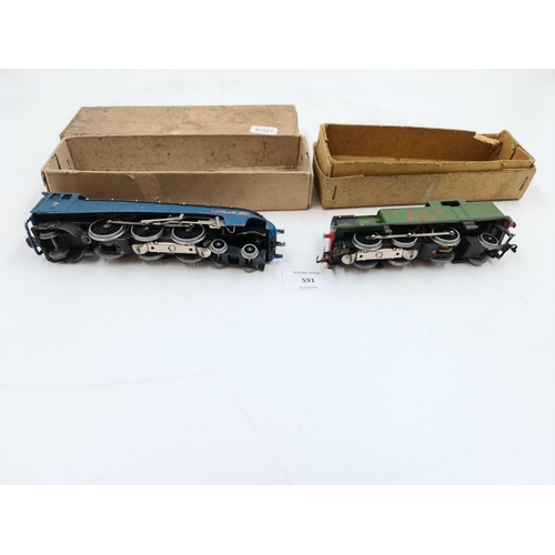 591 - Two vintage boxed Hornby OO gauge locomotives, one Sir Nigel Gresley 4-6-2 in blue livery and one LN... 