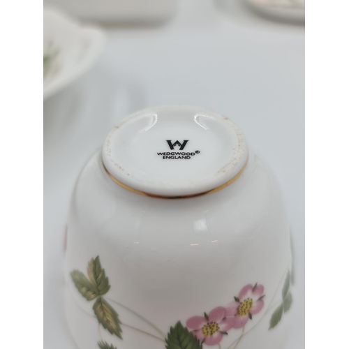 481 - Five pieces of Wedgwood Wild Strawberry bone china