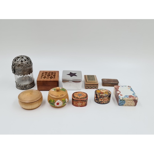 494 - A collection of assorted trinket boxes, dishes and ornaments to include Japanese hand painted 25cm b... 