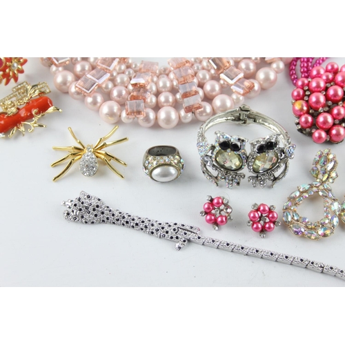 230 - Twelve pieces of Butler & Wilson style jewellery to include rhinestone, faux pearl etc.