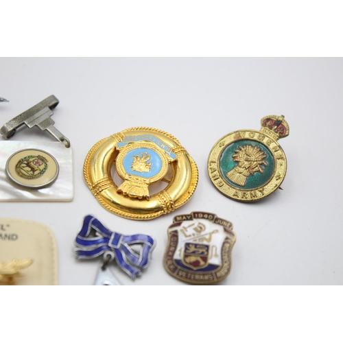 280 - Fifteen assorted vintage military lapel and sweetheart badges to include Royal Navy, RAF etc.