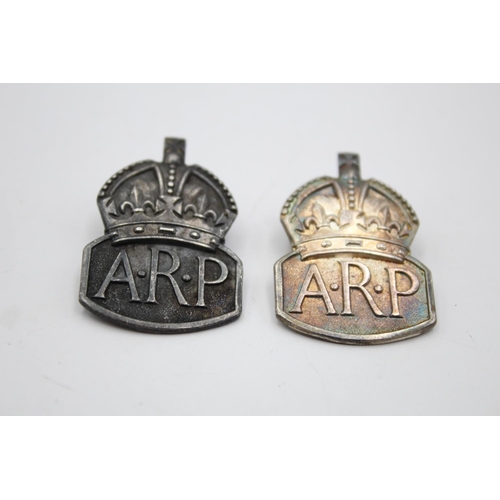 289 - Five WWII .925 sterling silver A.R.P lapel badges