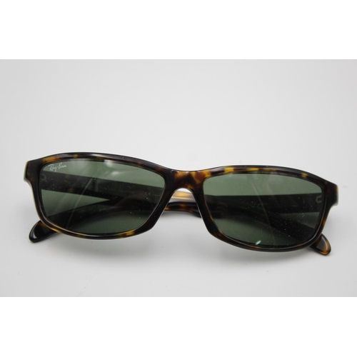 314 - A pair of Ray-Ban thick framed tortoiseshell effect sunglasses with case