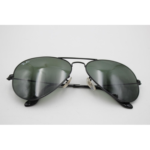 317 - A pair of Ray-Ban black aviator sunglasses with original case