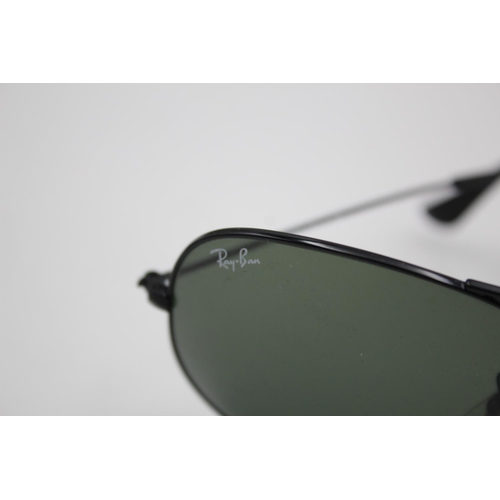 317 - A pair of Ray-Ban black aviator sunglasses with original case