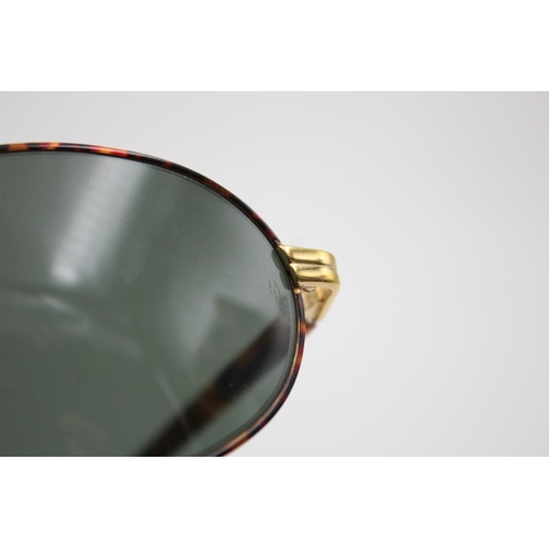 333 - A pair of vintage Bausch & Lomb Ray-Ban gold tone oval sunglasses