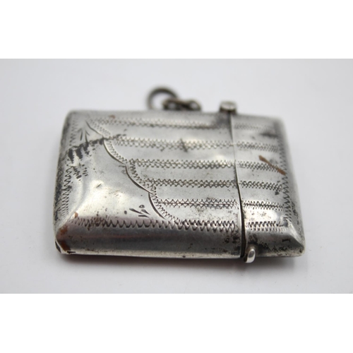 365 - An Edwardian hallmarked Birmingham silver vesta case, dated 1910 - approx. gross weight 18 grams and... 