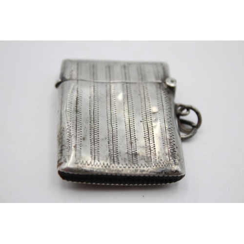 365 - An Edwardian hallmarked Birmingham silver vesta case, dated 1910 - approx. gross weight 18 grams and... 