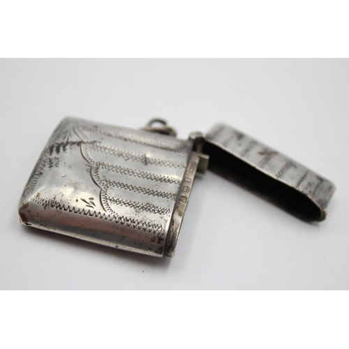 365 - An Edwardian hallmarked Birmingham silver vesta case, dated 1910 - approx. gross weight 18 grams and... 