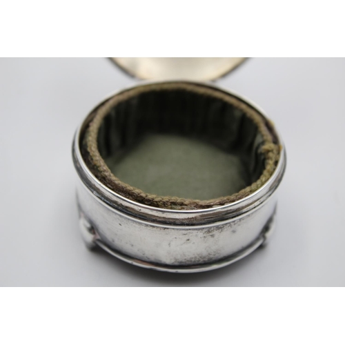 389 - A George V hallmarked Birmingham silver circular trinket box, dated 1919 - approx. gross weight 47 g... 