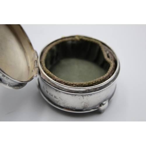 389 - A George V hallmarked Birmingham silver circular trinket box, dated 1919 - approx. gross weight 47 g... 