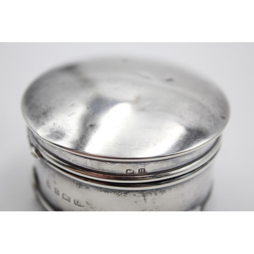 389 - A George V hallmarked Birmingham silver circular trinket box, dated 1919 - approx. gross weight 47 g... 