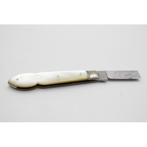 390 - Two antique hallmarked .925 sterling silver knives with mother of pearl handles - approx. gross weig... 