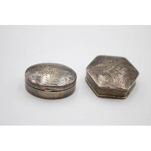 391 - Three assorted vintage hallmarked .925 sterling silver pill/trinket boxes - approx. gross weight 32 ... 