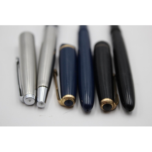 414 - Three assorted Parker fountain pens to include one with 14ct nib, Lady Duofold etc.