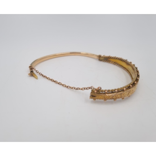 212 - A cased Edwardian hallmarked Birmingham 9ct gold bangle, dated 1901 - approx. gross weight 7.8 grams