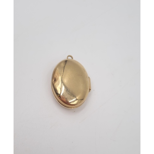 219 - Five items of 9ct gold and yellow metal jewellery, one 9ct gold locket approx. gross weight 2.94 gra... 