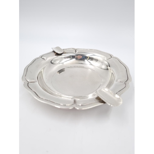 335 - A stamped Mexico .950 silver ashtray - approx. gross weight 190 grams and 14cm diameter x 15.5cm wid... 