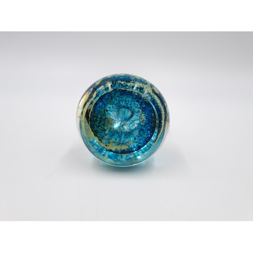 427 - Three items of art glassware, two Phoenician Glass of Malta sea horse paperweights approx. 13.5cm hi... 