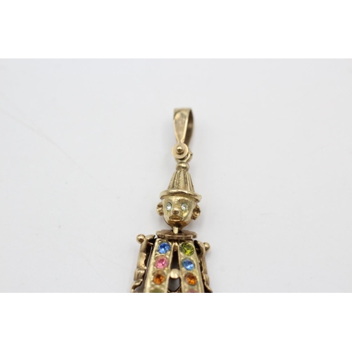 126 - A 9ct gold vintage rhinestone set articulated clown pendant - approx. gross weight 2.5 grams