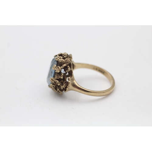 140 - A 9ct gold synthetic spinel textured cocktail ring, size L½ - approx. gross weight 4.8 grams