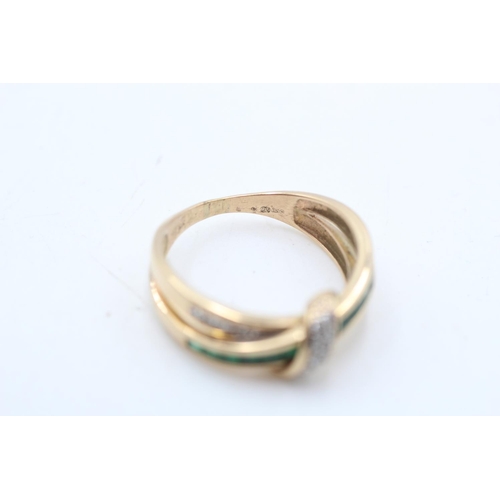 15 - A 9ct gold emerald and diamond bow design ring, size O½ - approx. gross weight 3.4 grams