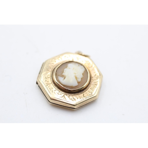 44 - Two 9ct gold back and front foliate etched lockets, one cameo and one heart - approx. gross weight 8... 