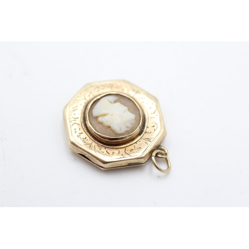 44 - Two 9ct gold back and front foliate etched lockets, one cameo and one heart - approx. gross weight 8... 